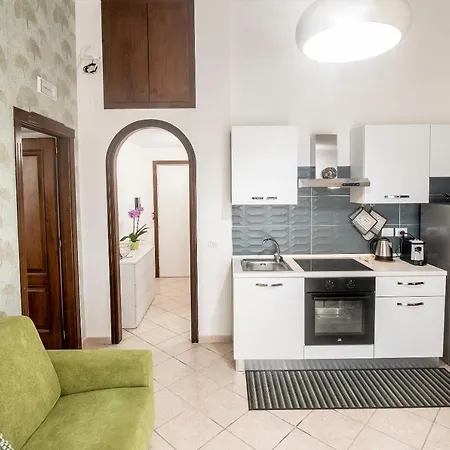 Intero Centro, 2 Vicino Stazione E Porto * Неаполь